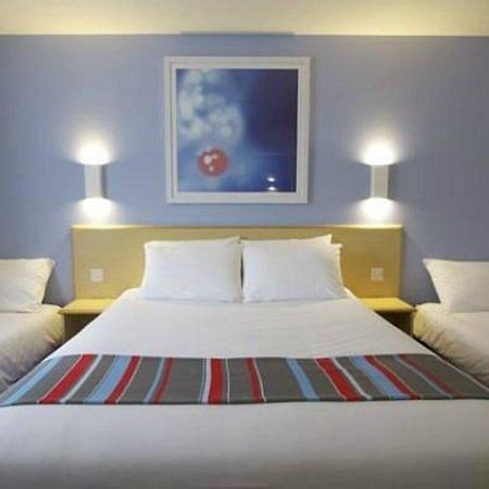แทรเวลลอดจ์ มิดเดิลวิช Hotel ภายนอก รูปภาพ